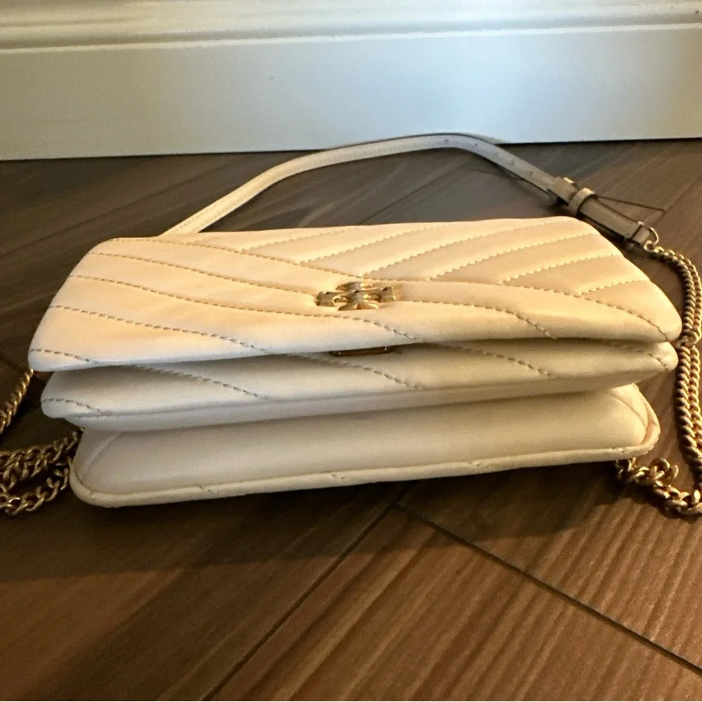 Tory Burch - Kira Chevron Chain Wallet New Cream Handbag - Picture 11 of 11